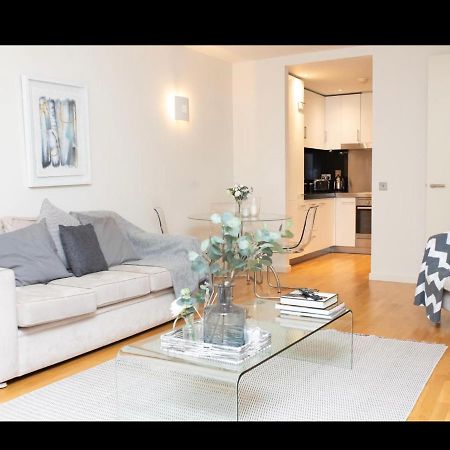 London Luxury 1 Bedroom Apartment Minutes Walk From Canary Wharf Exterior photo