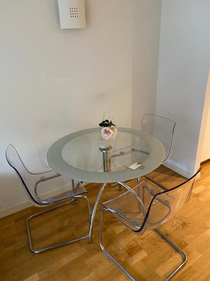 London Luxury 1 Bedroom Apartment Minutes Walk From Canary Wharf Exterior photo